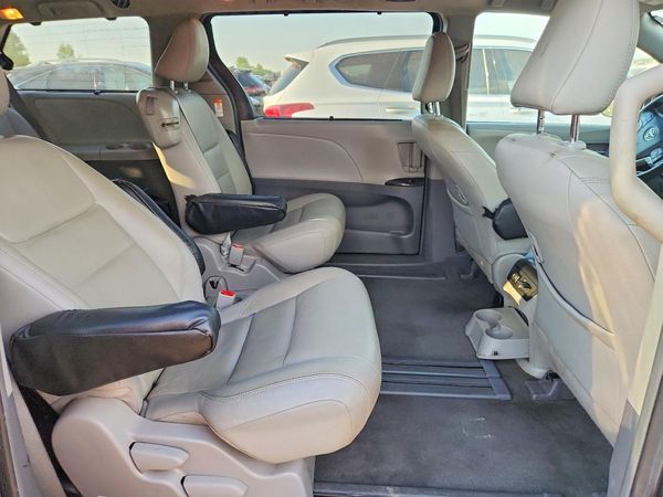 2019 TOYOTA SIENNA