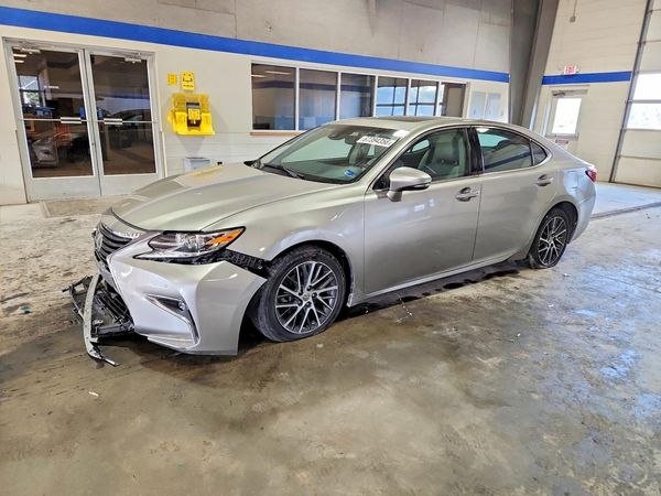 2017 LEXUS ES350 350 — Front 3/4