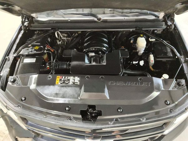 2019 CHEVROLET TAHOE Premier — Engine bay
