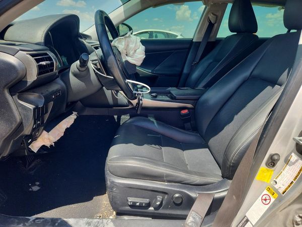2015 LEXUS IS