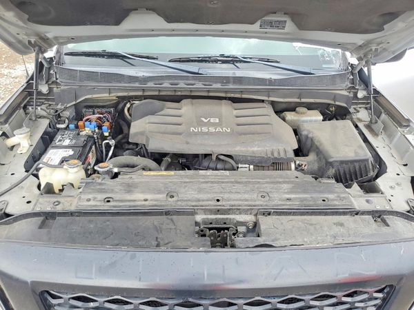 2018 NISSAN TITAN — Engine bay