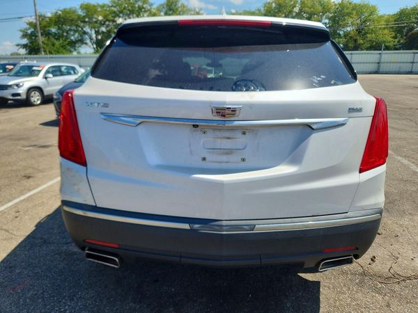2017 CADILLAC XT5