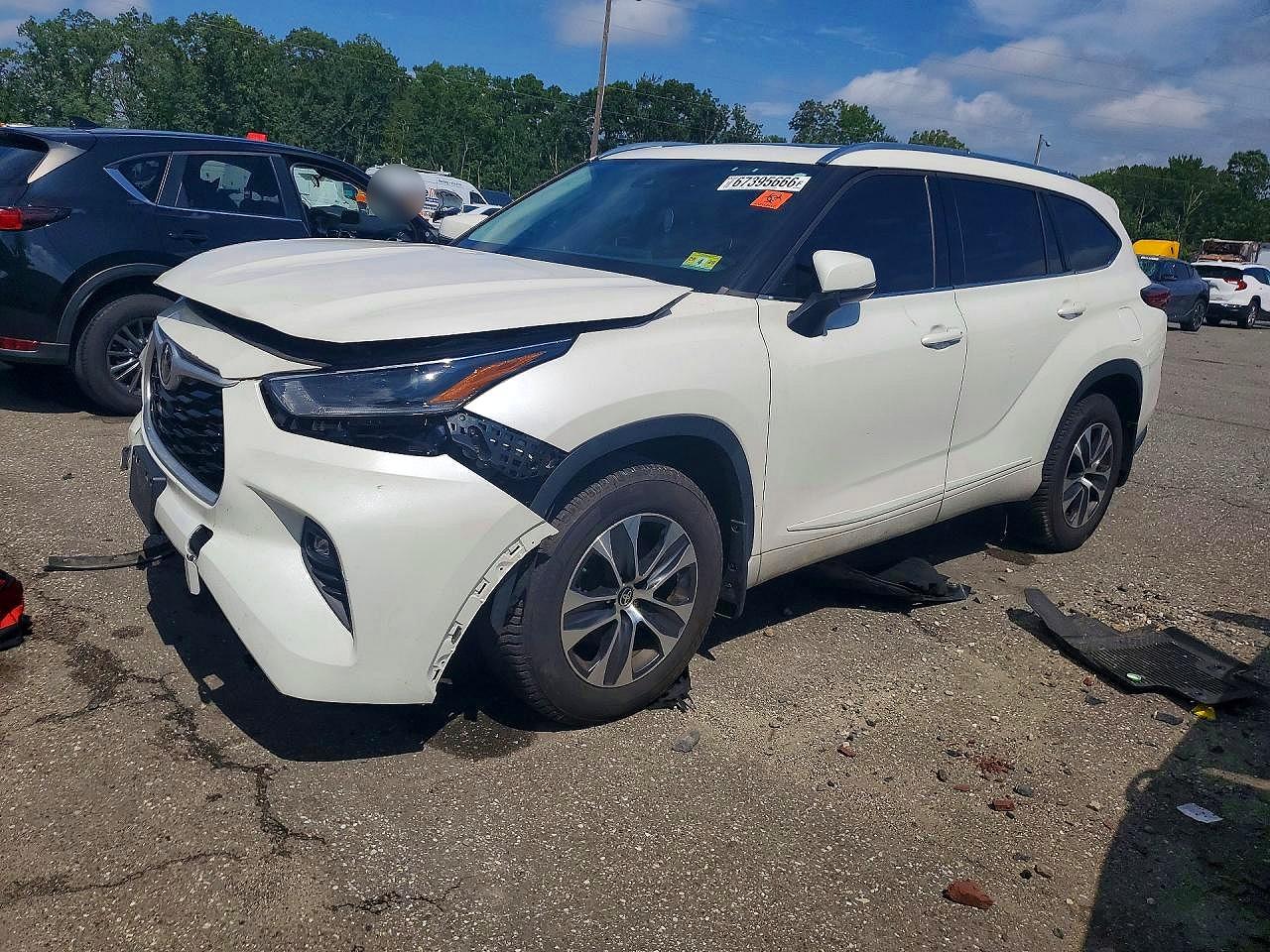 2021 TOYOTA HIGHLANDER XLE