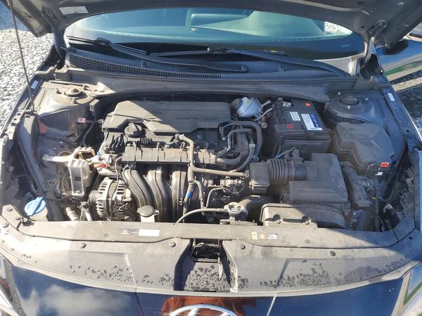 2023 HYUNDAI ELANTRA SEL — Engine bay