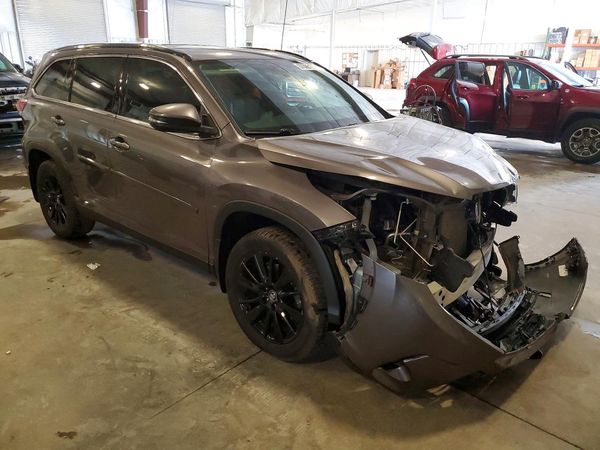 2019 TOYOTA HIGHLANDER SE/XLE