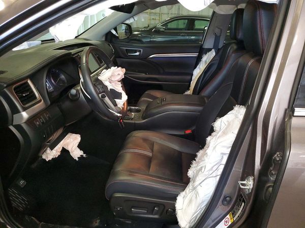 2019 TOYOTA HIGHLANDER SE/XLE