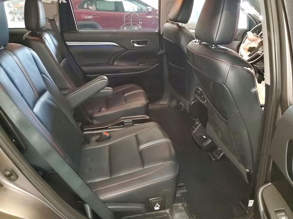 2019 TOYOTA HIGHLANDER SE/XLE