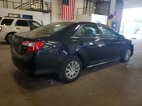 2013 TOYOTA CAMRY