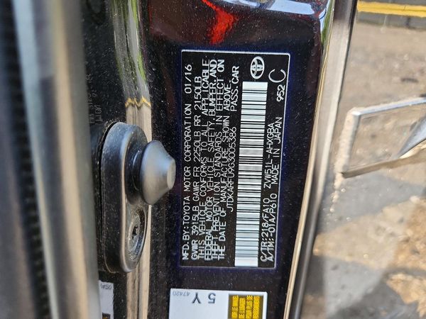 2016 TOYOTA PRIUS