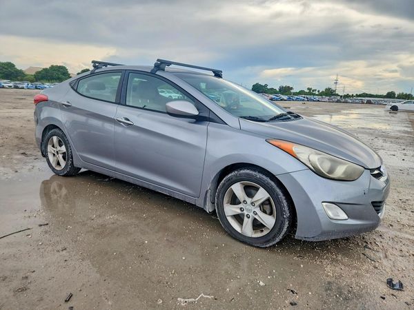 2013 HYUNDAI ELANTRA