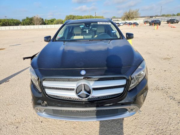 2017 MERCEDES-BENZ GLA