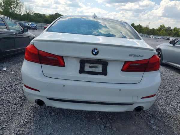 2018 BMW 530E