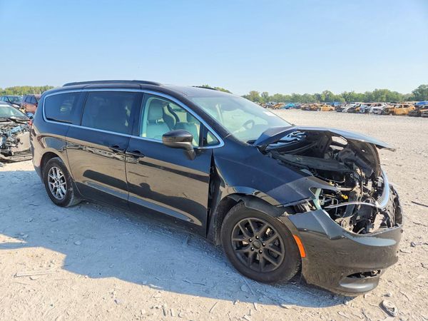 2021 CHRYSLER VOYAGER