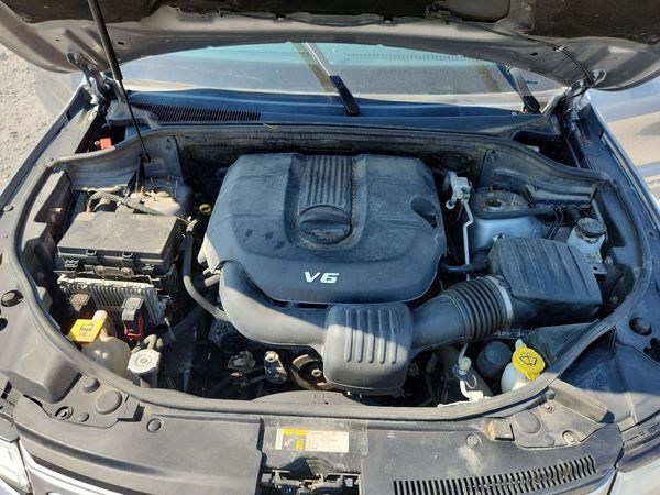 2015 JEEP GRAND CHEROKEE Limited — Engine bay
