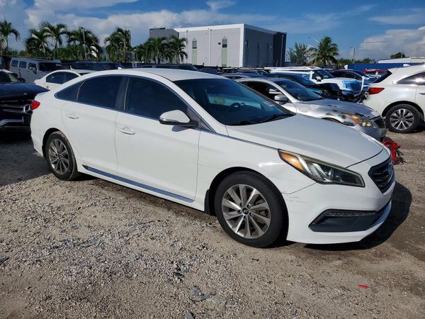 2015 HYUNDAI SONATA — Passenger 3/4