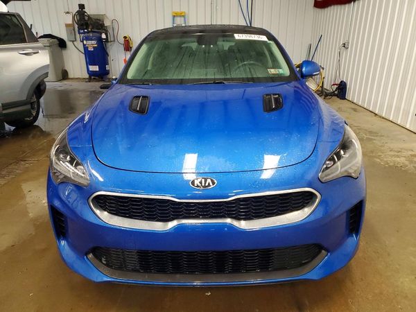 2018 KIA STINGER Premium