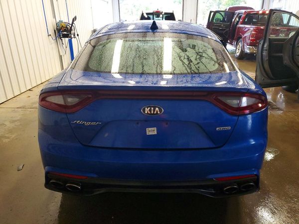 2018 KIA STINGER Premium