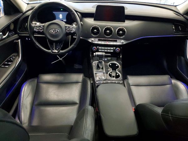2018 KIA STINGER Premium