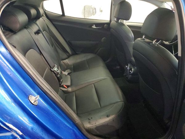 2018 KIA STINGER Premium
