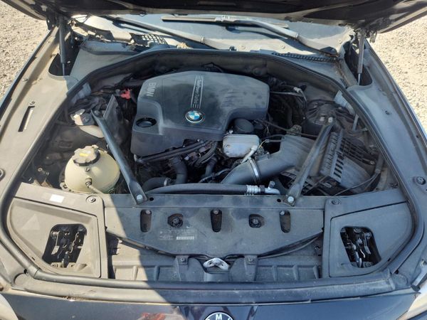 2013 BMW 5 SERIES — Engine bay