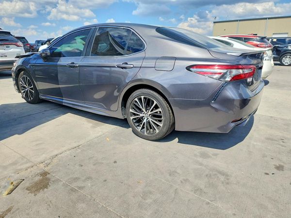 2018 TOYOTA CAMRY