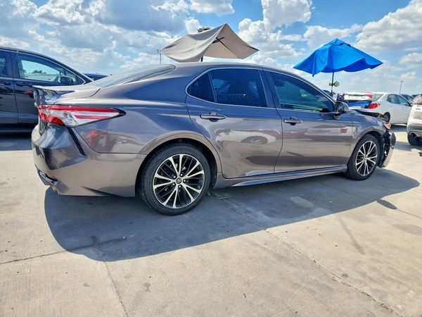 2018 TOYOTA CAMRY