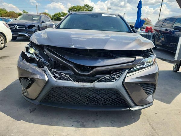 2018 TOYOTA CAMRY