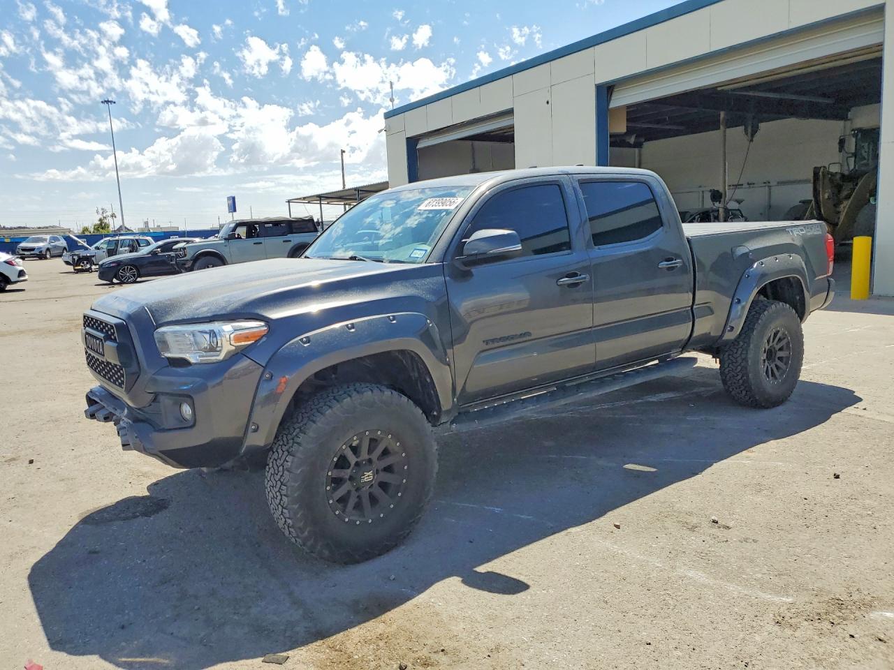 2017 TOYOTA TACOMA