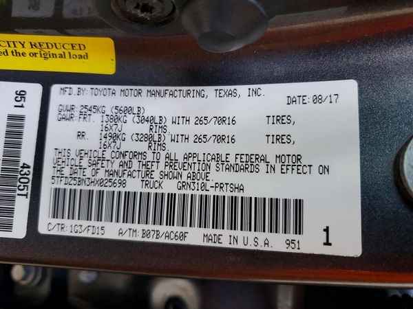 2017 TOYOTA TACOMA