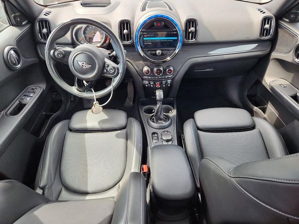 2018 MINI COOPER