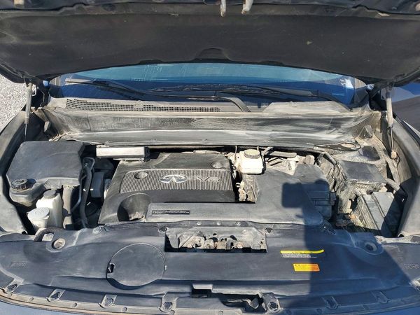 2014 INFINITI QX60 BASE — Engine bay