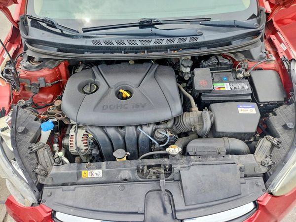2013 HYUNDAI ELANTRA
