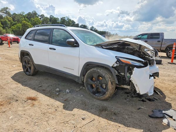 2016 JEEP CHEROKEE Sport — Passenger 3/4