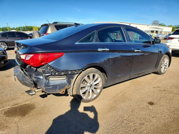 2012 HYUNDAI SONATA Middle level