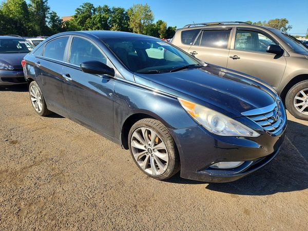 2012 HYUNDAI SONATA Middle level
