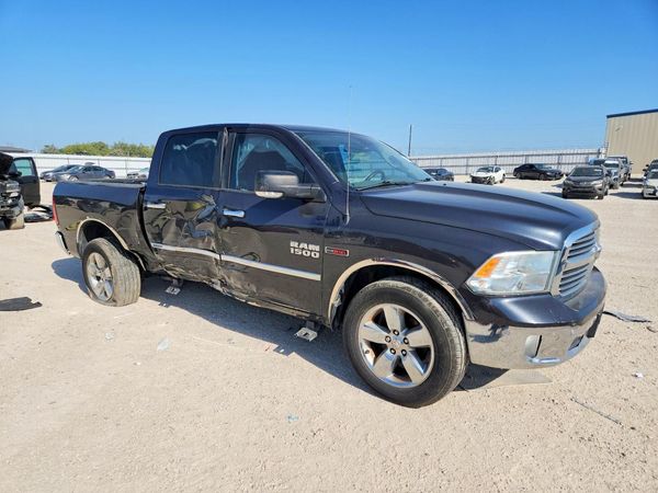 2015 RAM 1500 SLT — Passenger 3/4