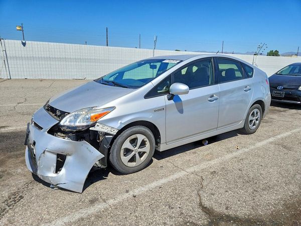 2015 TOYOTA PRIUS