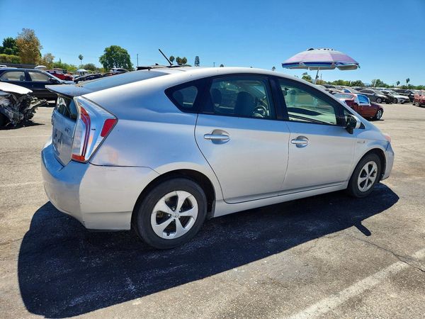 2015 TOYOTA PRIUS