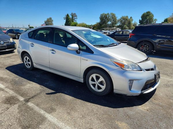 2015 TOYOTA PRIUS