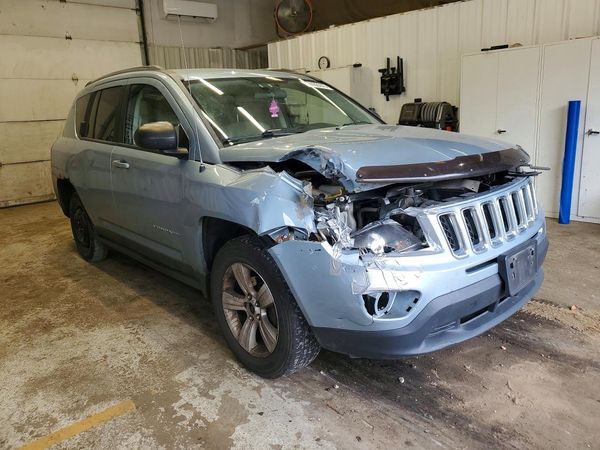 2014 JEEP COMPASS Sport — Passenger 3/4