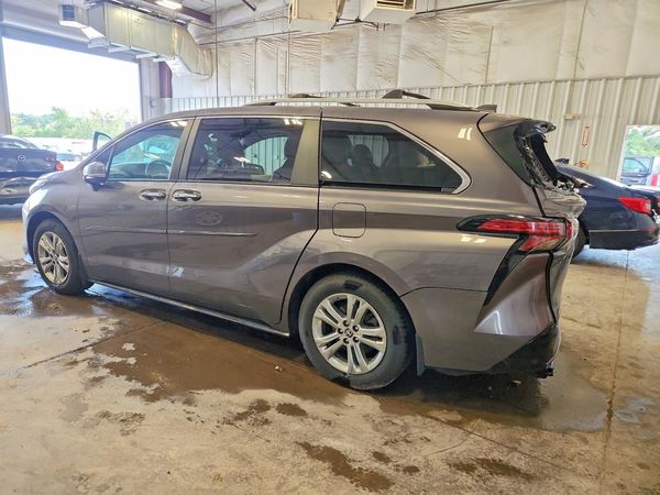 2023 TOYOTA SIENNA Platinum — DSRA