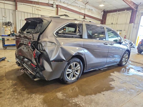 2023 TOYOTA SIENNA Platinum — PSRA
