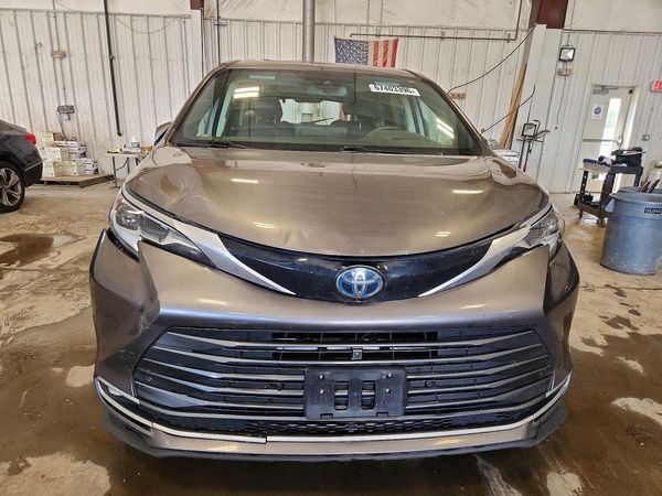 2023 TOYOTA SIENNA Platinum — DIRF