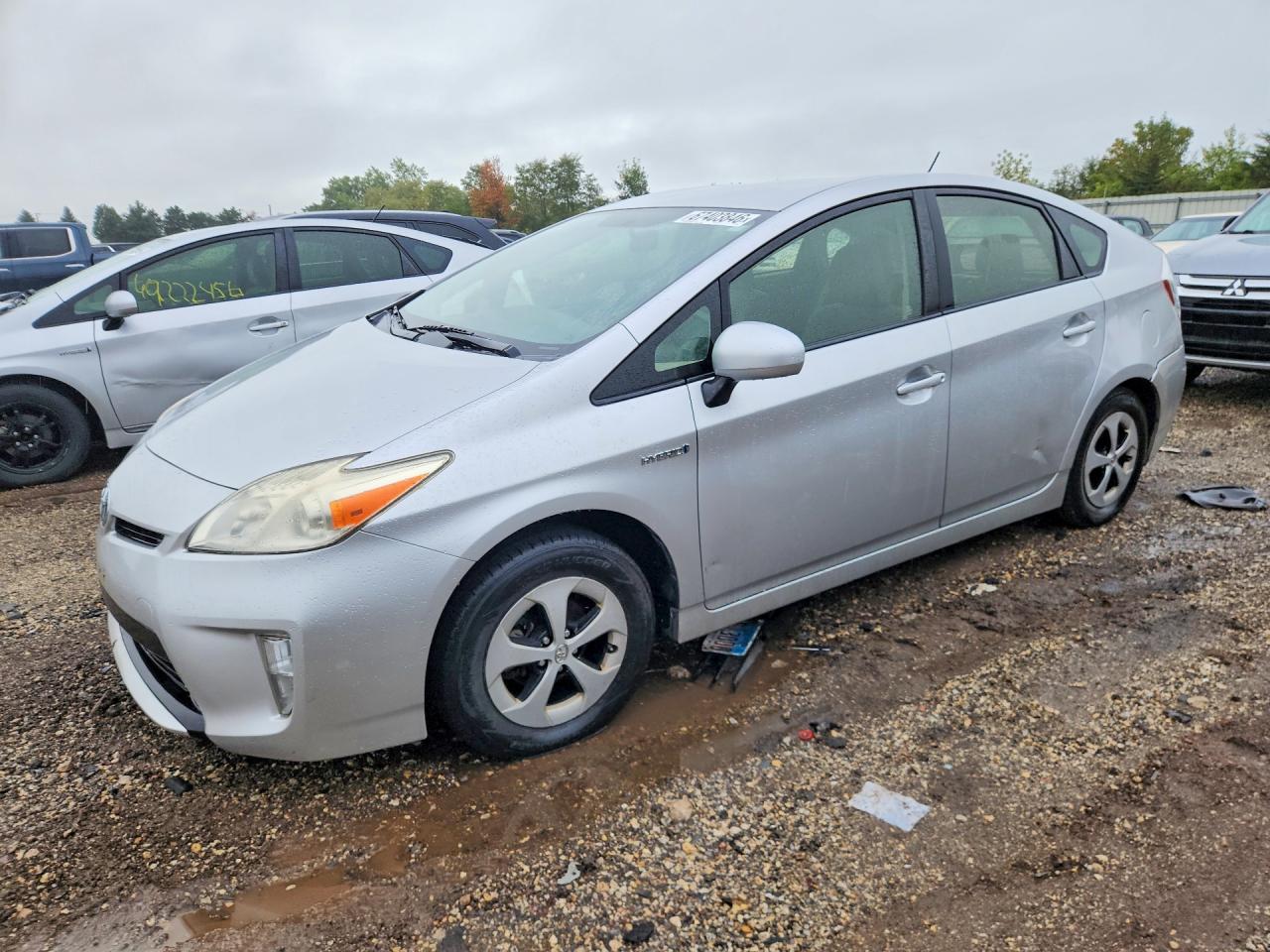 2013 TOYOTA PRIUS — Front 3/4