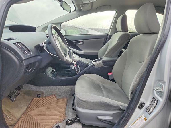 2013 TOYOTA PRIUS — DENT