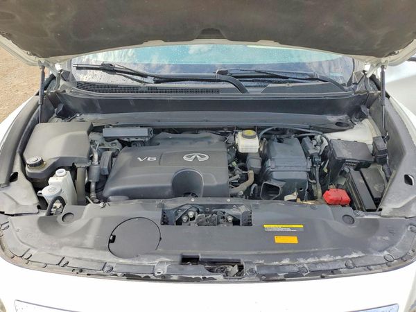 2017 INFINITI QX60 — Engine bay