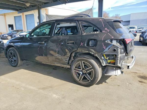 2025 MERCEDES-BENZ GLC