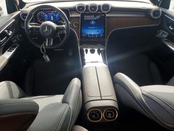 2025 MERCEDES-BENZ GLC