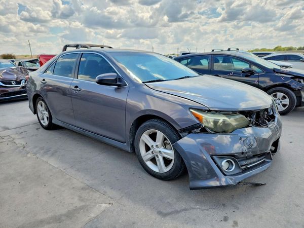 2014 TOYOTA CAMRY