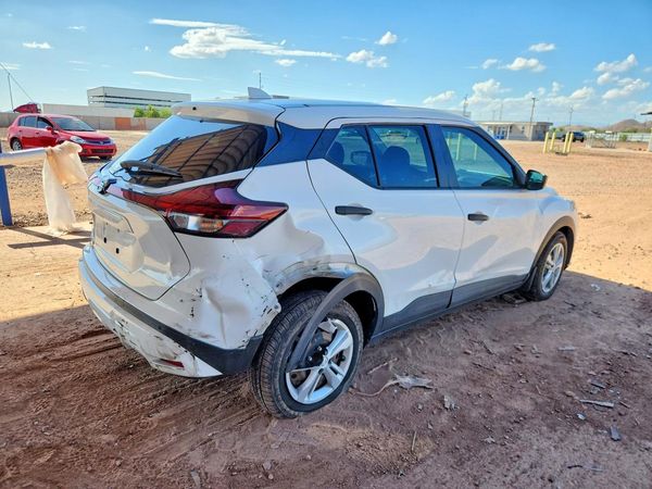 2021 NISSAN KICKS